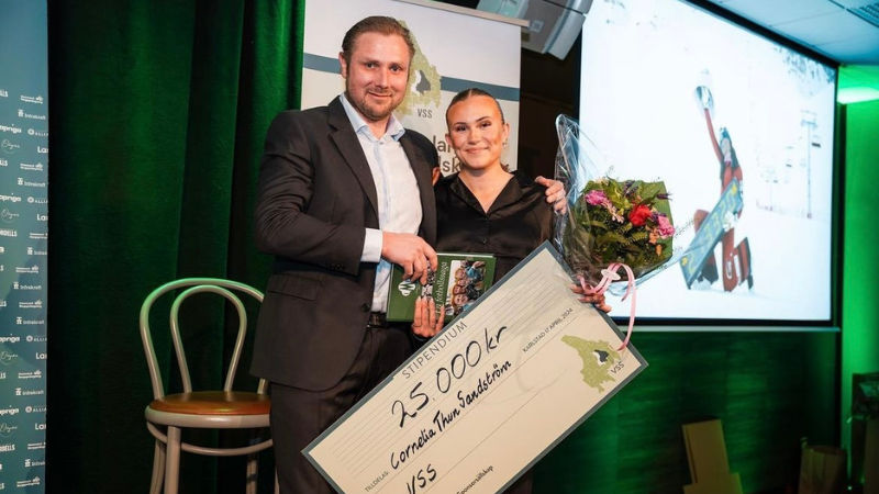 Under våren fick Cornelia ta emot stipendium från "Stiftelsen värmländsk idrott" för sina insatser. Foto: Felix Marcusson.