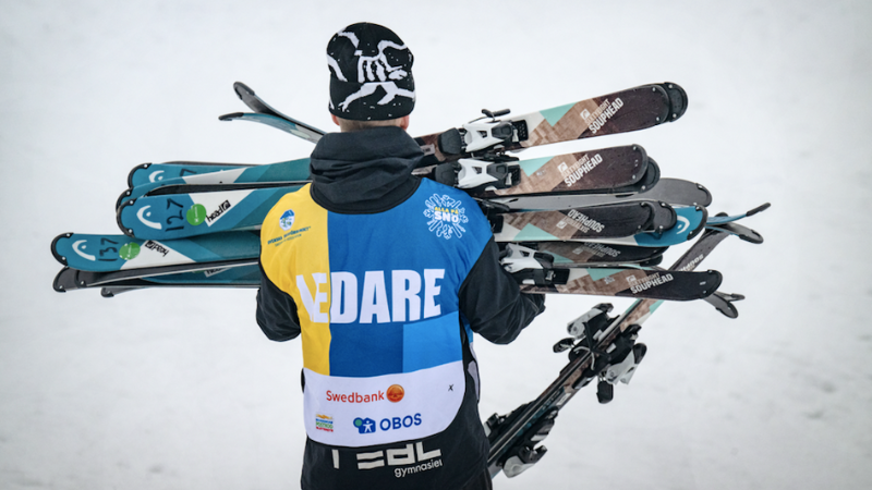 Genom bland annat APS-banken kan Alla på snö kostnadsfritt låna ut utrustning. Foto. Ulf Palm.