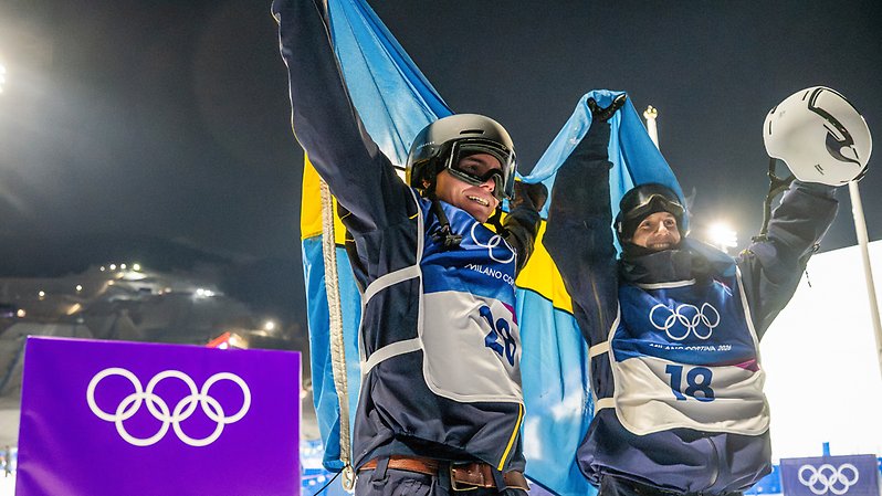 Martin Nordqvist och Jesper Tjäder firar efter Martins finalplats. Foto: Bildbyrån.