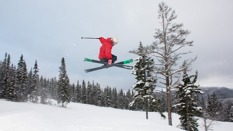 Tjejfreeski arrangerade ett camp för bara skidtjejer i Funäsdalen. Foto: Klara Carlund.