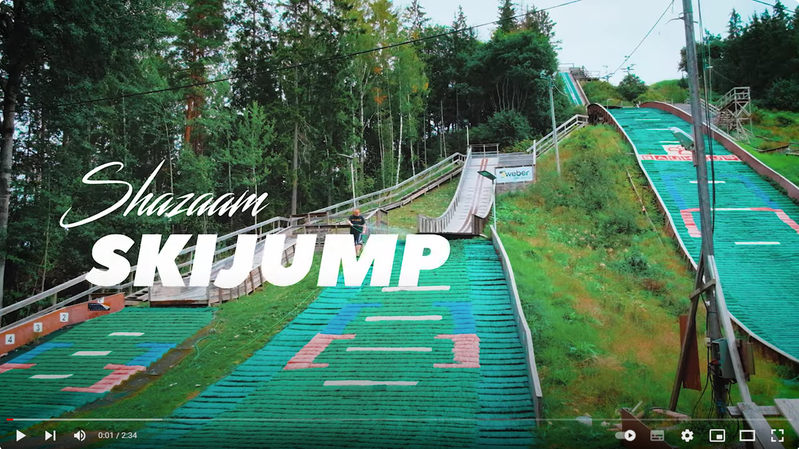 Skärmbild av YouTube-videon Skijump