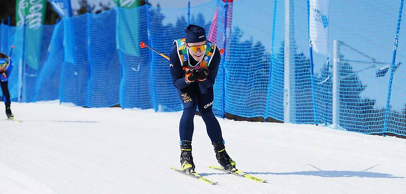 Hugo Danielsson i längdspåret under 10 km fristil i EYOF Bakuriani. Foto: EYOF 2025.